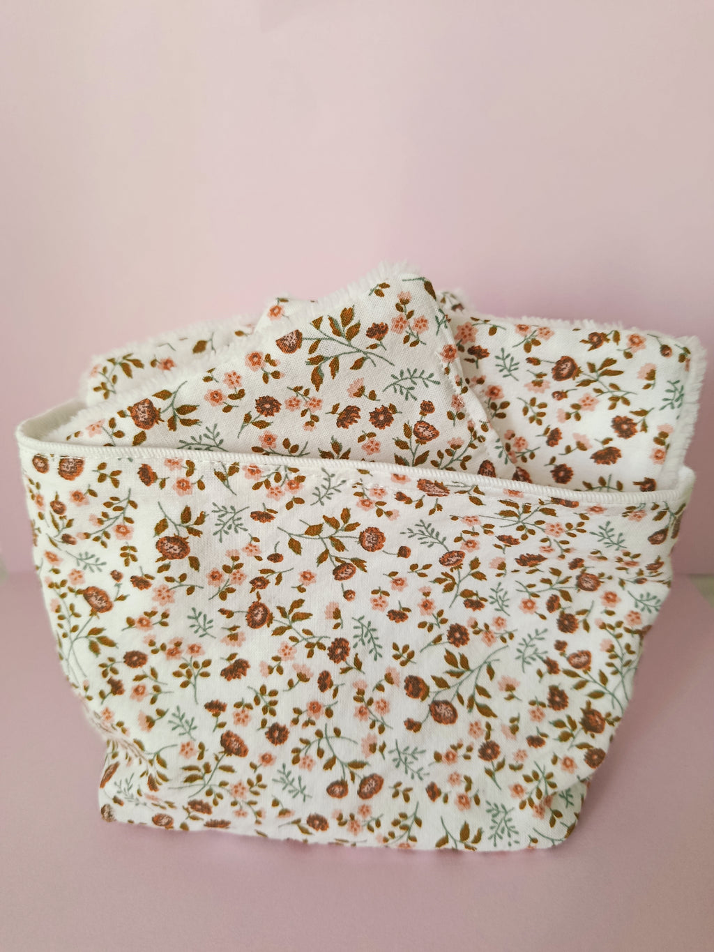Lingettes lavables et leur panière
